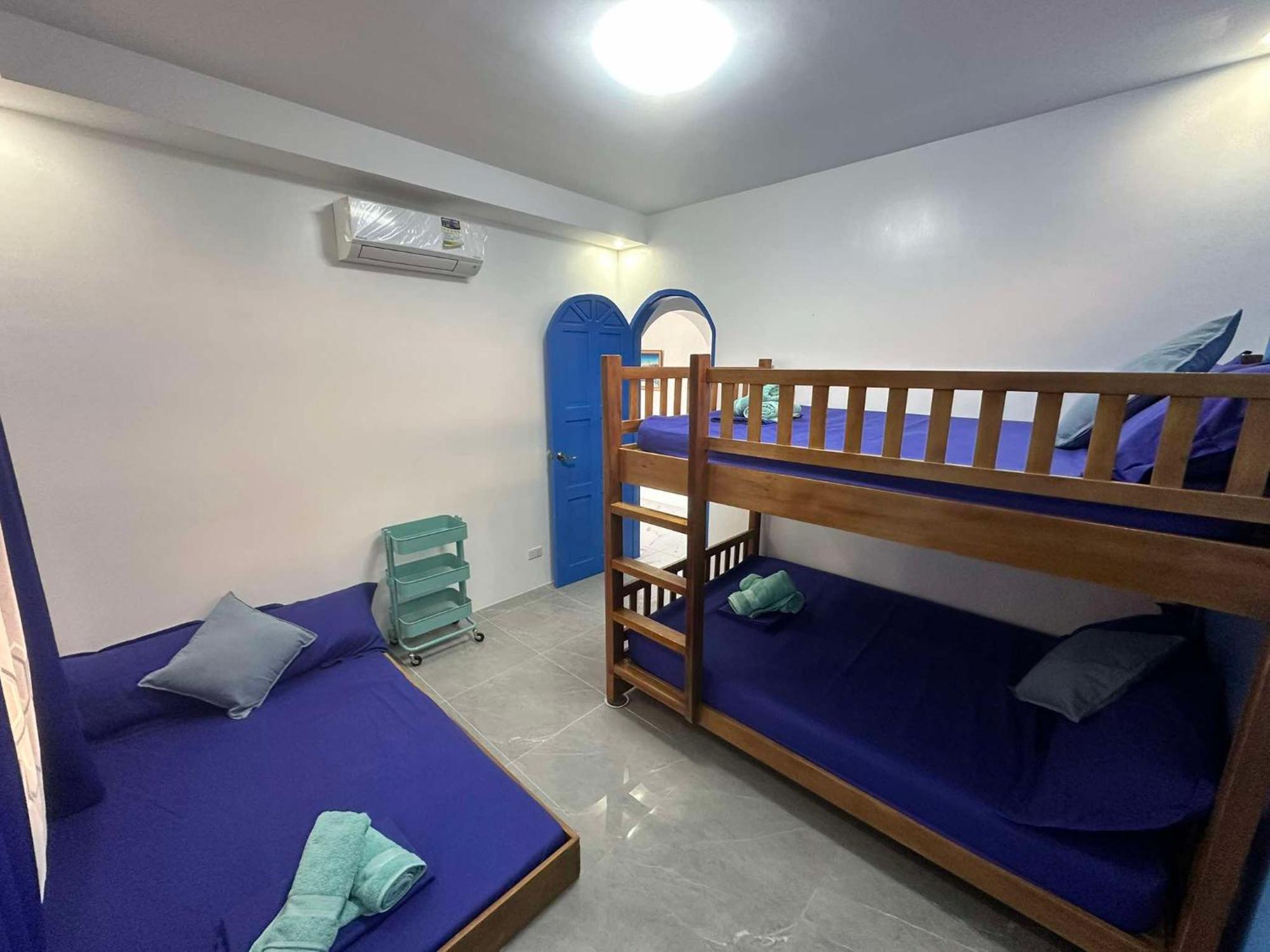 Aina Hannah Family Resort'S Greek Unit Calatagan Экстерьер фото