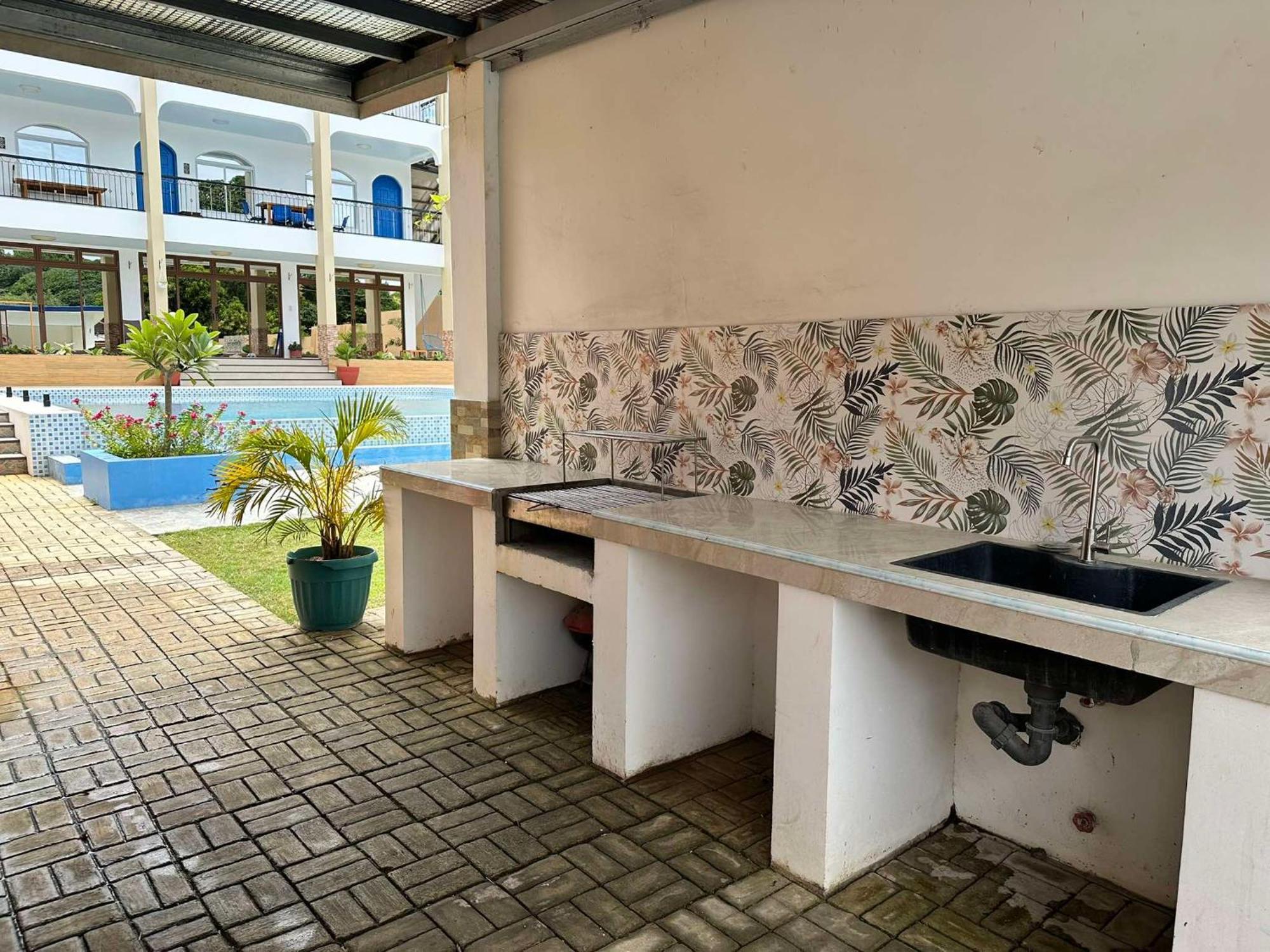 Aina Hannah Family Resort'S Greek Unit Calatagan Экстерьер фото